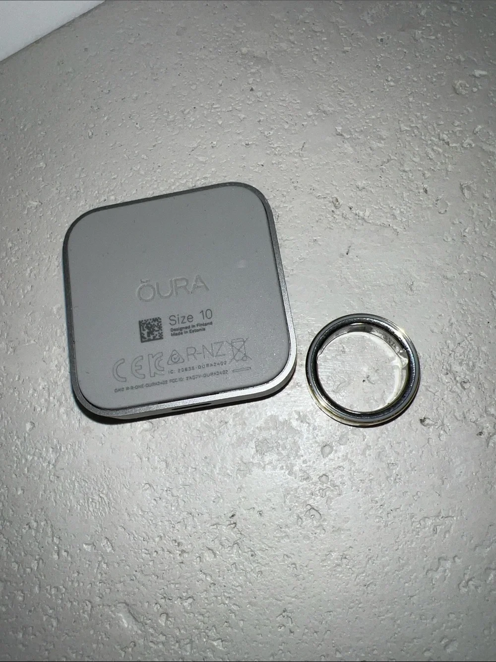 Oura Ring 4, Size 10, Gold - BRAND NEW WITHOUT BOX